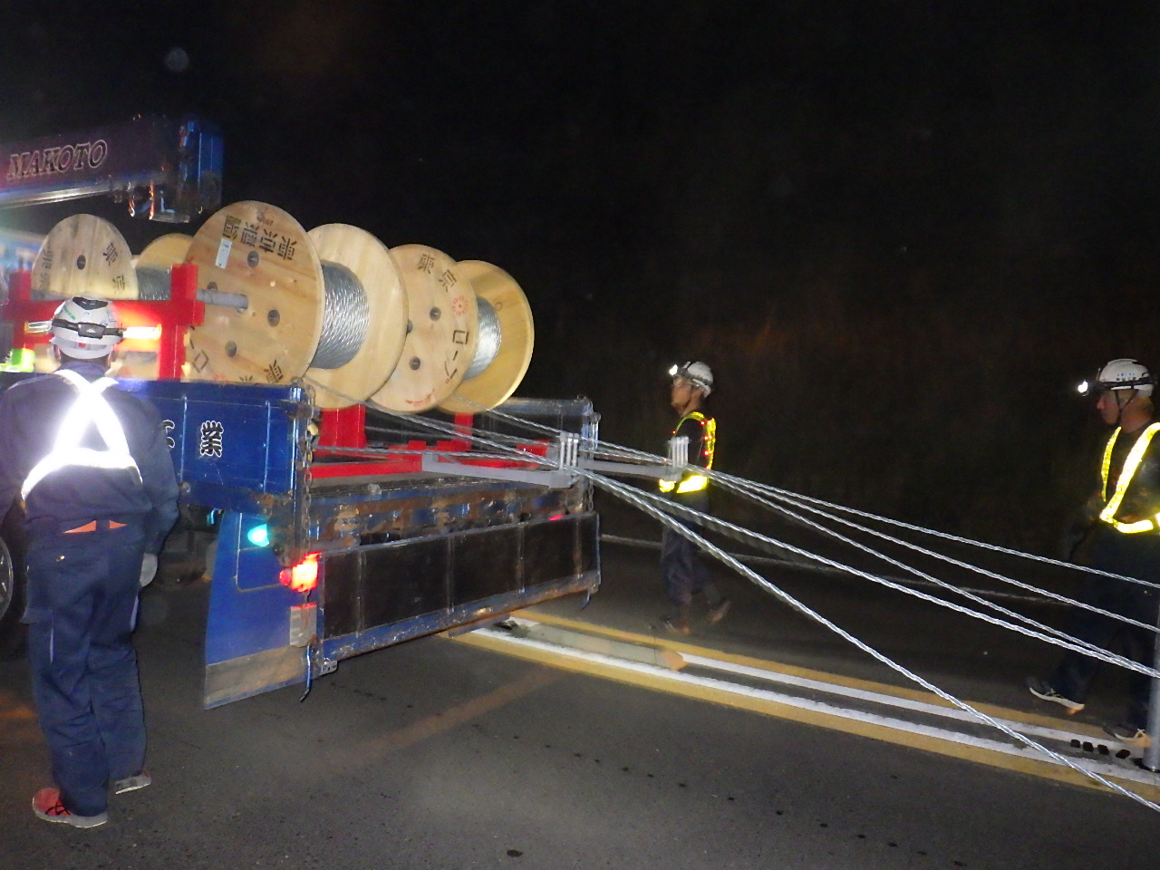 ワイヤー引延し台